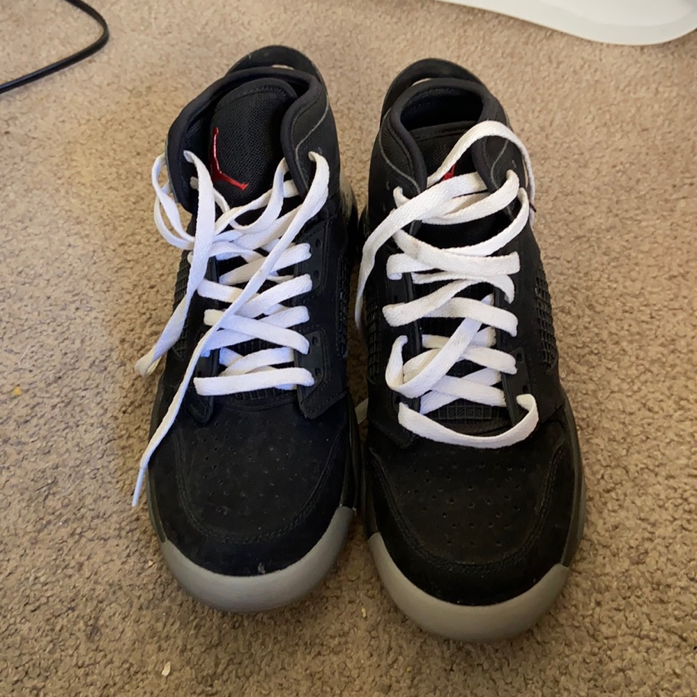 Mars  27c Jordan’s only used twice really wanting them out my closet